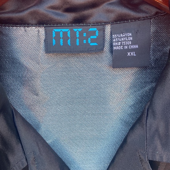MT:2 button down (men’s) - Picture 2 of 3